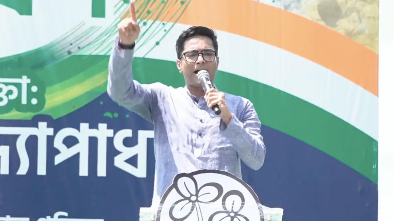 ‘আজকের সভার পরেও হয়তো কেউ গ্রেফতার হবে’! টিএমসিপি-র সভায় একথা কেন বললেন অভিষেক?