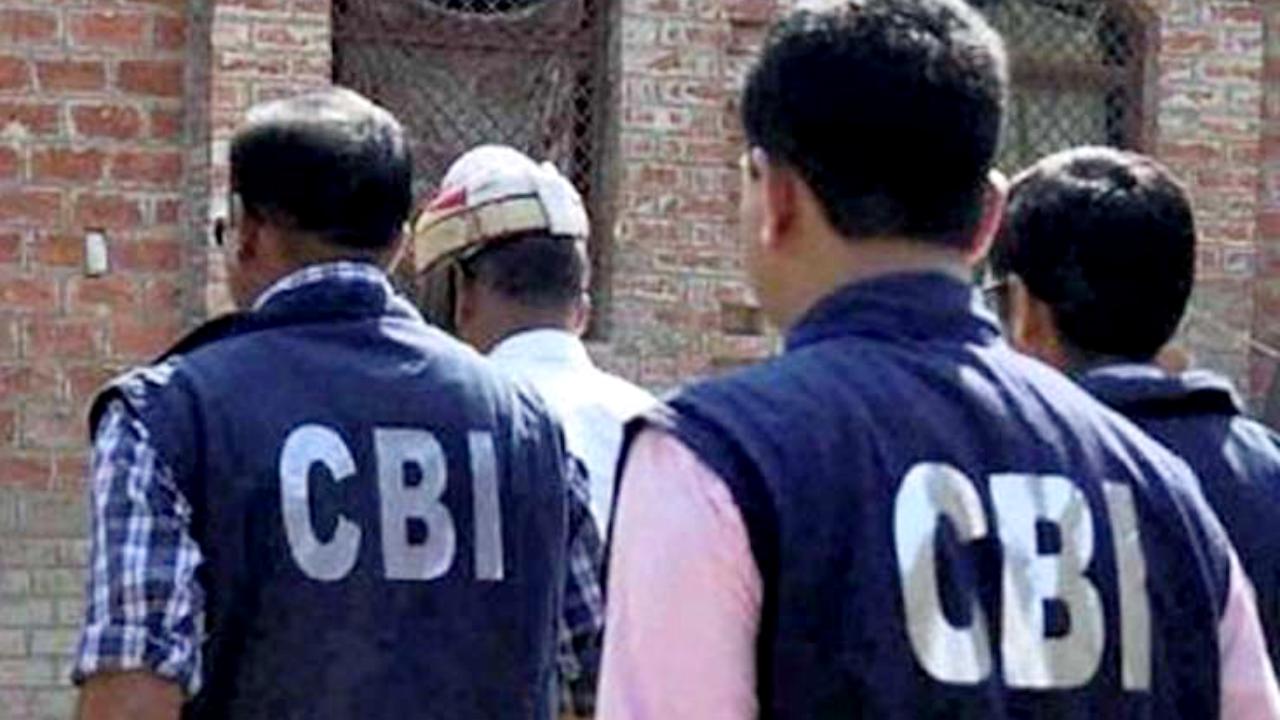 ফের CBI-র নজরে কেষ্টকন্যা! বোলপুরের বাড়িতে হানা কেন্দ্রীয় গোয়েন্দা সংস্থার